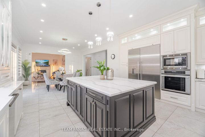 Photo 12 at 26 Snaresbrook Crescent, Toronto Gore Rural Estate, Brampton