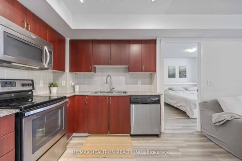 Photo 9 at 212 - 372 Highway 7 Road E, Doncrest, Richmond Hill