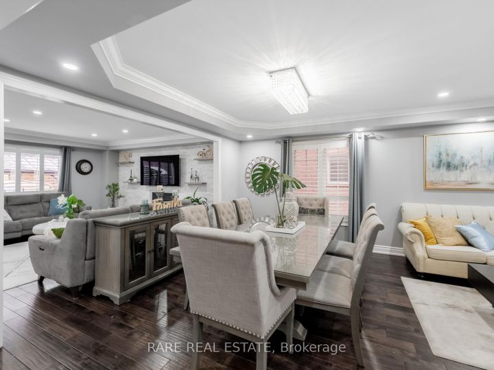 Photo 11 at 33 SOUTHBEND Drive, Snelgrove, Brampton