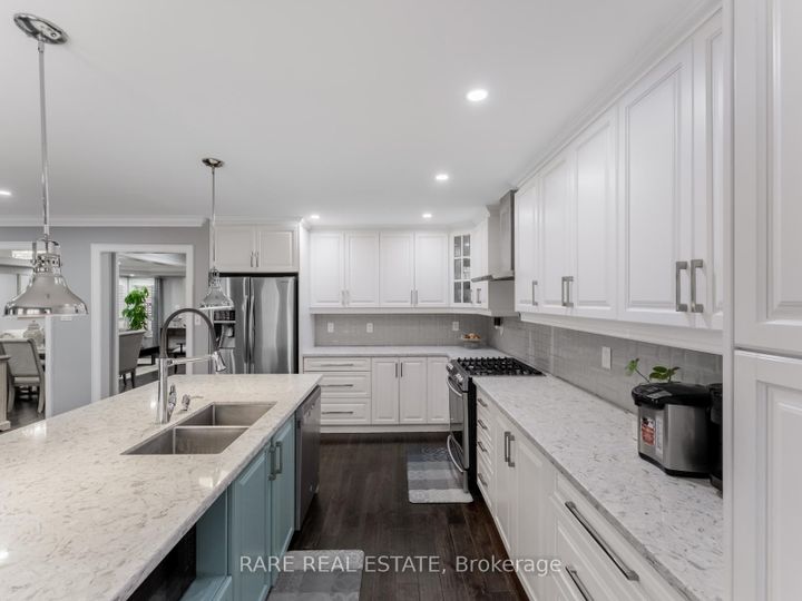 Photo 15 at 33 SOUTHBEND Drive, Snelgrove, Brampton