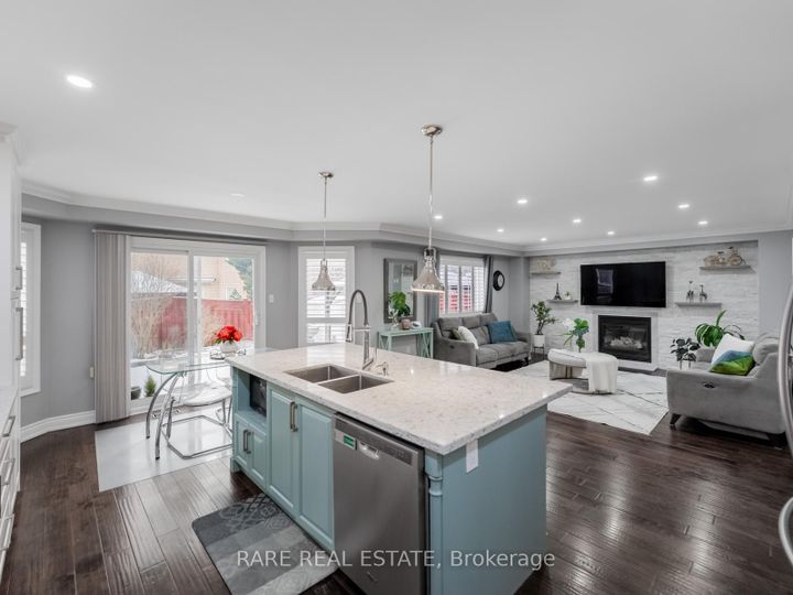 Photo 16 at 33 SOUTHBEND Drive, Snelgrove, Brampton