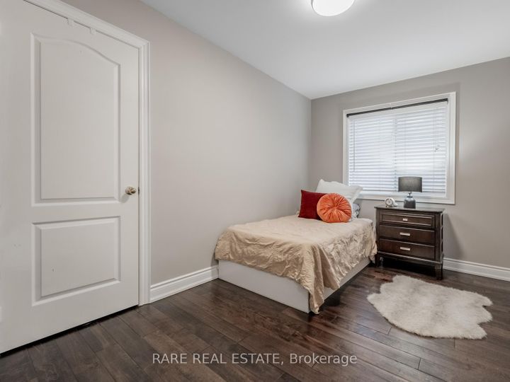 Photo 26 at 33 SOUTHBEND Drive, Snelgrove, Brampton