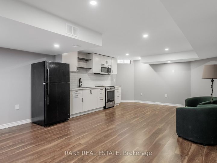 Photo 33 at 33 SOUTHBEND Drive, Snelgrove, Brampton