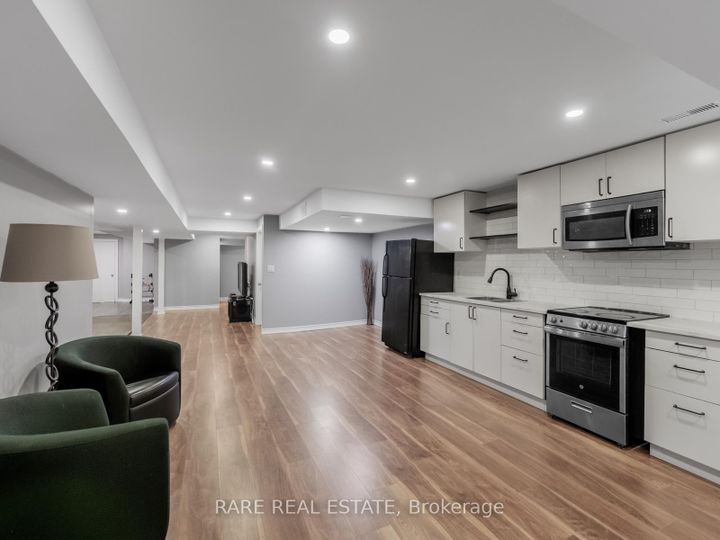 Photo 34 at 33 SOUTHBEND Drive, Snelgrove, Brampton