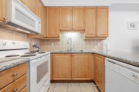 Photo 11 at 2324 - 80 Harrison garden Boulevard, Willowdale East, Toronto