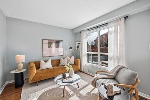 Photo 3 at 568 Walpole Crescent, Wyndham, Newmarket