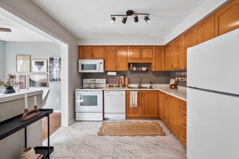 Photo 6 at 568 Walpole Crescent, Wyndham, Newmarket