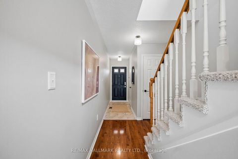 Photo 7 at 568 Walpole Crescent, Wyndham, Newmarket