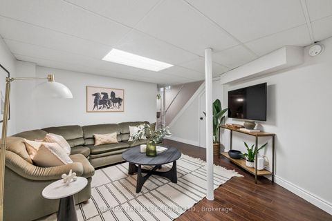 Photo 19 at 568 Walpole Crescent, Wyndham, Newmarket