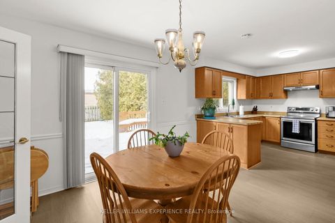 Photo 2 at 2 Heritage Road, Cookstown, Innisfil