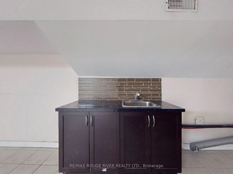 Photo 14 at 1556 Avenue Road, Nortown, Toronto