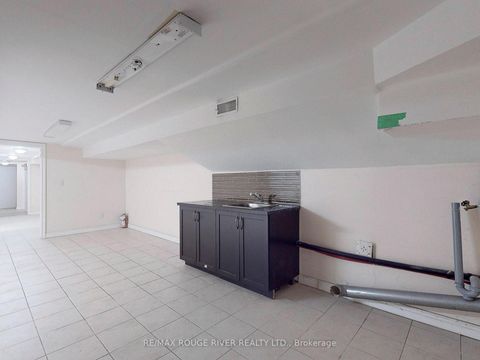 Photo 15 at 1556 Avenue Road, Nortown, Toronto