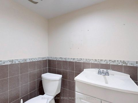 Photo 16 at 1556 Avenue Road, Nortown, Toronto