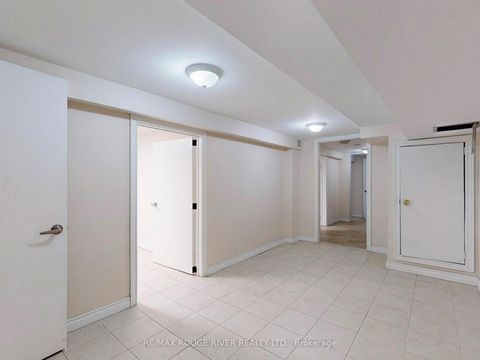 Photo 18 at 1556 Avenue Road, Nortown, Toronto