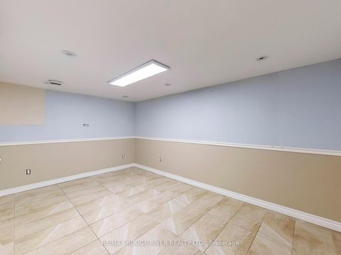 Photo 22 at 1556 Avenue Road, Nortown, Toronto