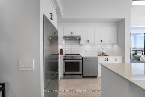 Photo 5 at 1715 - 9000 Jane Street, Concord, Vaughan