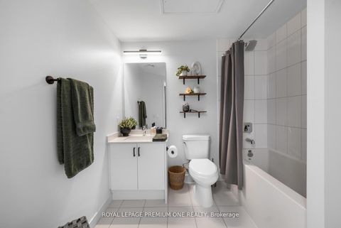 Photo 18 at 1715 - 9000 Jane Street, Concord, Vaughan