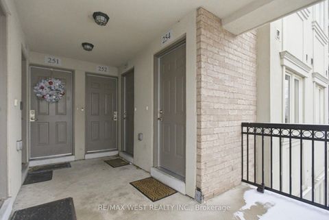 Photo 2 at 254 - 19 Coneflower Crescent, Branson, Toronto