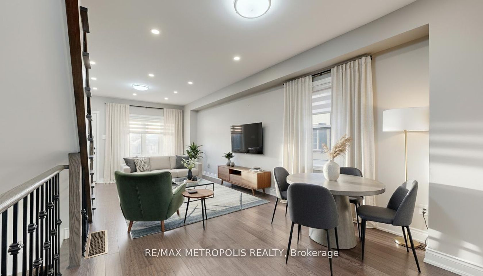 461 Warden Avenue, Oakridge, Toronto photo number 2