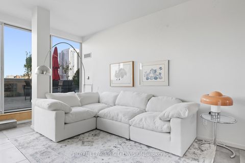 Photo 2 at 610 - 160 Baldwin Street, Chinatown, Toronto