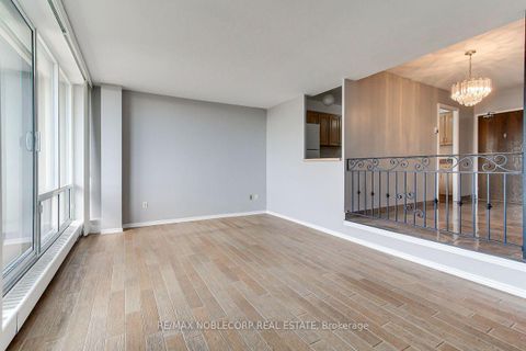 Photo 10 at 810 - 19 Four Winds Drive, York University Heights, Toronto