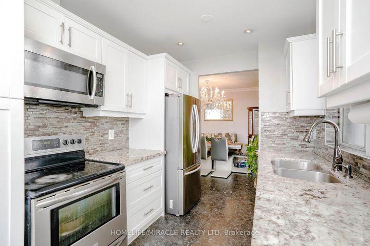 Photo 6 at 1705 - 26 Hanover Road, Queen Street Corridor, Brampton