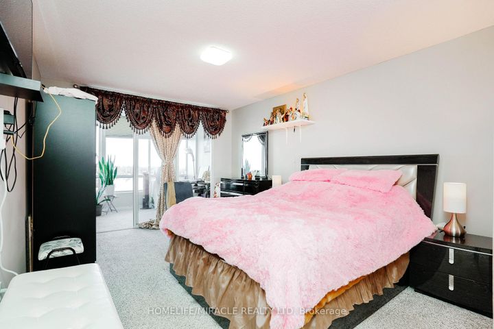 Photo 8 at 1705 - 26 Hanover Road, Queen Street Corridor, Brampton