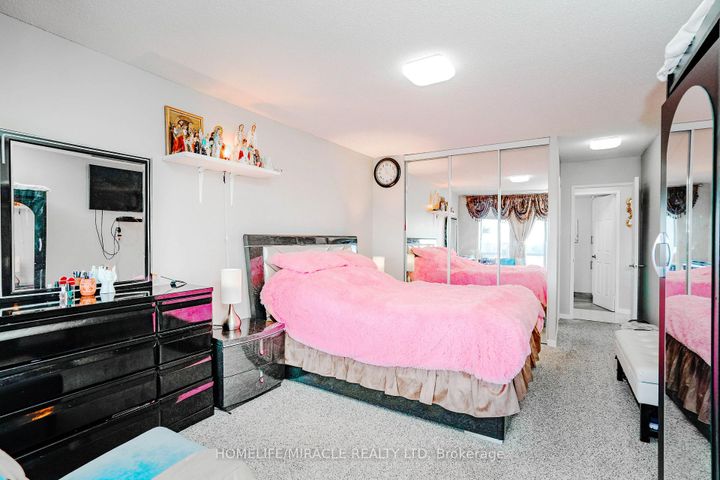 Photo 9 at 1705 - 26 Hanover Road, Queen Street Corridor, Brampton