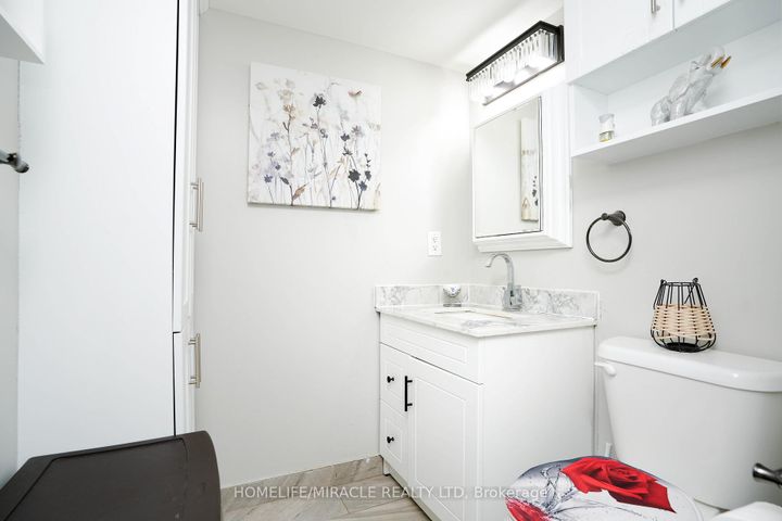 Photo 14 at 1705 - 26 Hanover Road, Queen Street Corridor, Brampton