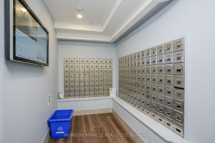 Photo 25 at 1705 - 26 Hanover Road, Queen Street Corridor, Brampton