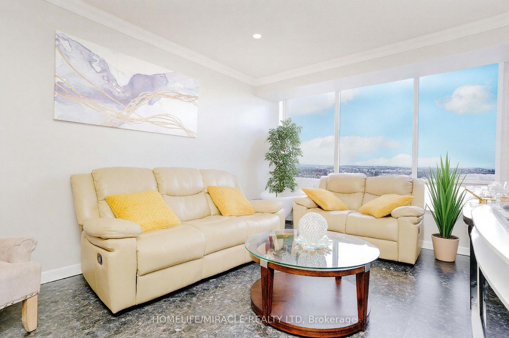 1705 - 26 Hanover Road, Queen Street Corridor, Brampton 2