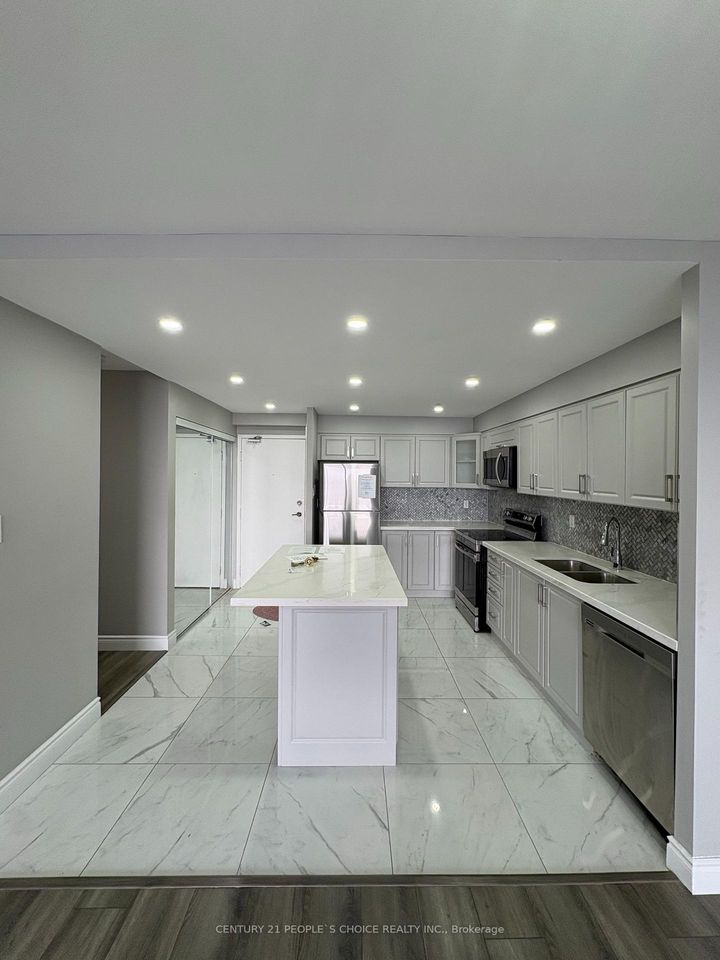 Photo 5 at 910 - 40 Panorama Court, Jamestown, Toronto