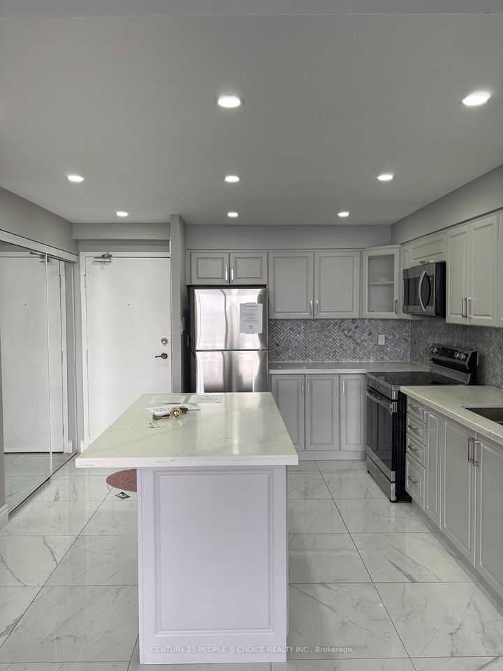 Photo 6 at 910 - 40 Panorama Court, Jamestown, Toronto