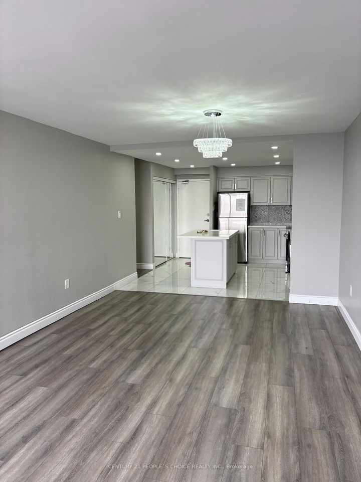 Photo 10 at 910 - 40 Panorama Court, Jamestown, Toronto