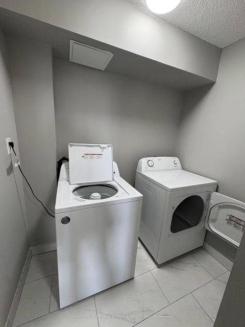 Photo 11 at 910 - 40 Panorama Court, Jamestown, Toronto