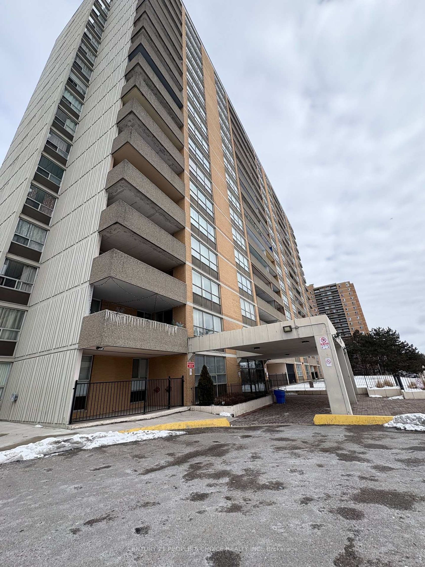 910 - 40 Panorama Court, Jamestown, Toronto photo number 2