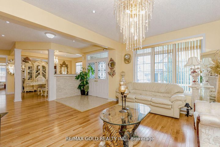 Photo 7 at 1554 Bruny Avenue, Duffin Heights, Pickering