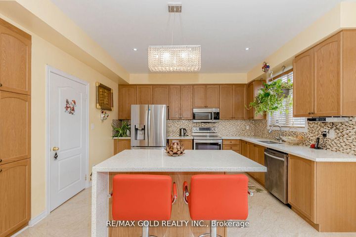 Photo 14 at 1554 Bruny Avenue, Duffin Heights, Pickering