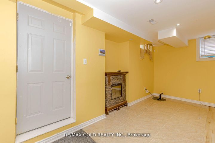 Photo 34 at 1554 Bruny Avenue, Duffin Heights, Pickering