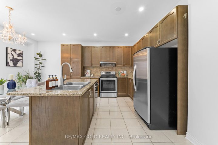 Photo 9 at 36 Ocean Ridge Drive E, Wellington, Brampton