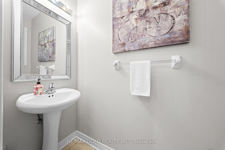 Photo 15 at 36 Ocean Ridge Drive E, Wellington, Brampton