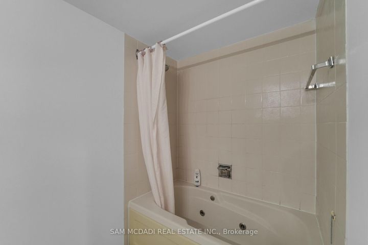 Photo 16 at 613 - 117 Gerrard Street E, Yonge Corridor, Toronto