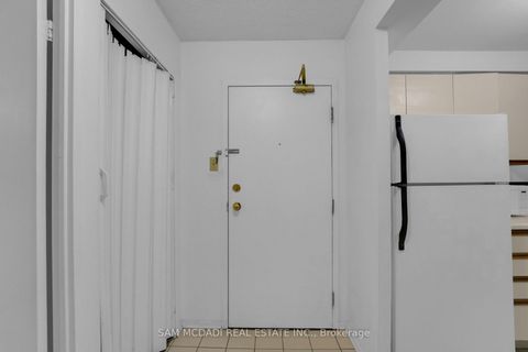 Photo 2 at 613 - 117 Gerrard Street E, Yonge Corridor, Toronto