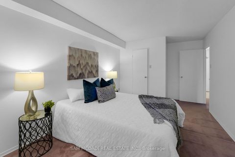 Photo 13 at 613 - 117 Gerrard Street E, Yonge Corridor, Toronto