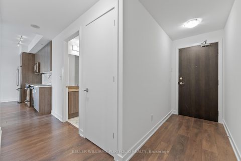 Photo 2 at 1009 - 50 Bruyeres Mews, Niagara, Toronto