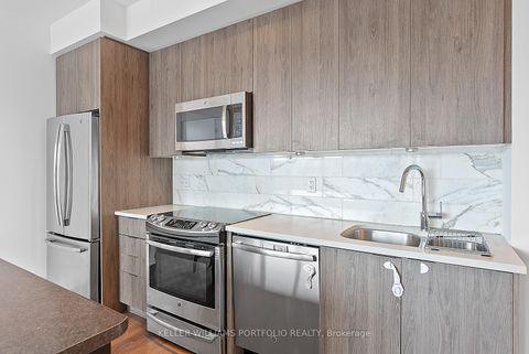 Photo 10 at 1009 - 50 Bruyeres Mews, Niagara, Toronto