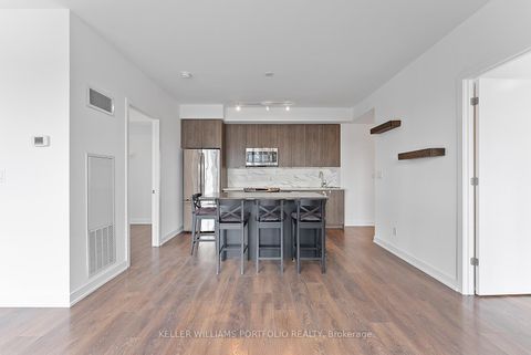 Photo 15 at 1009 - 50 Bruyeres Mews, Niagara, Toronto