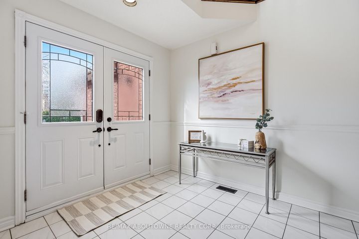 Photo 7 at 1323 Blackburn Drive, GA Glen Abbey, Oakville