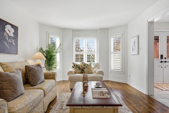 Photo 9 at 1323 Blackburn Drive, GA Glen Abbey, Oakville