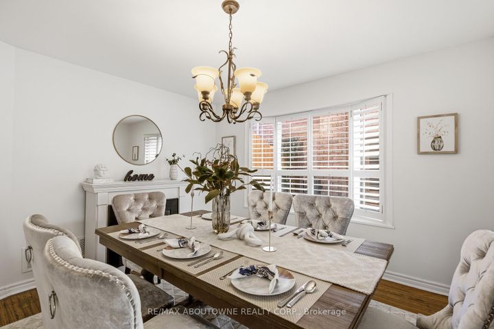 Photo 12 at 1323 Blackburn Drive, GA Glen Abbey, Oakville